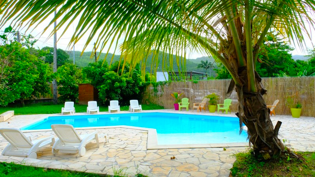 Habitation Diamant piscine- hébergement LE DIAMANT Martinique